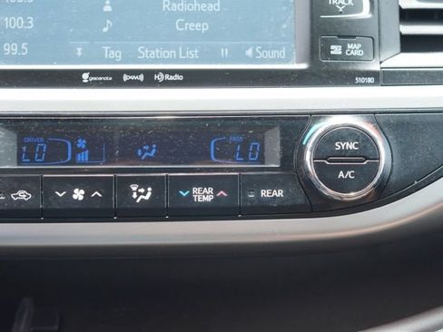 Used 2017 Toyota Highlander Limited w/ Carpet Mat Package FWD image 31