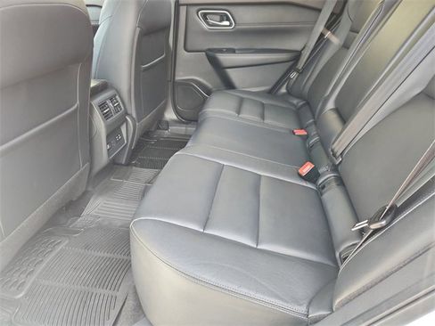 Used 2021 Nissan Rogue SL image 24