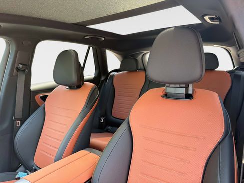 New 2026 Mercedes-Benz GLC 300 image 19