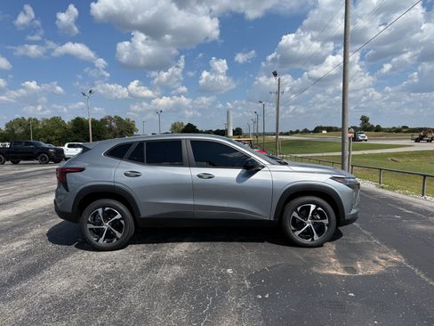 New 2026 Chevrolet Trax RS image 5