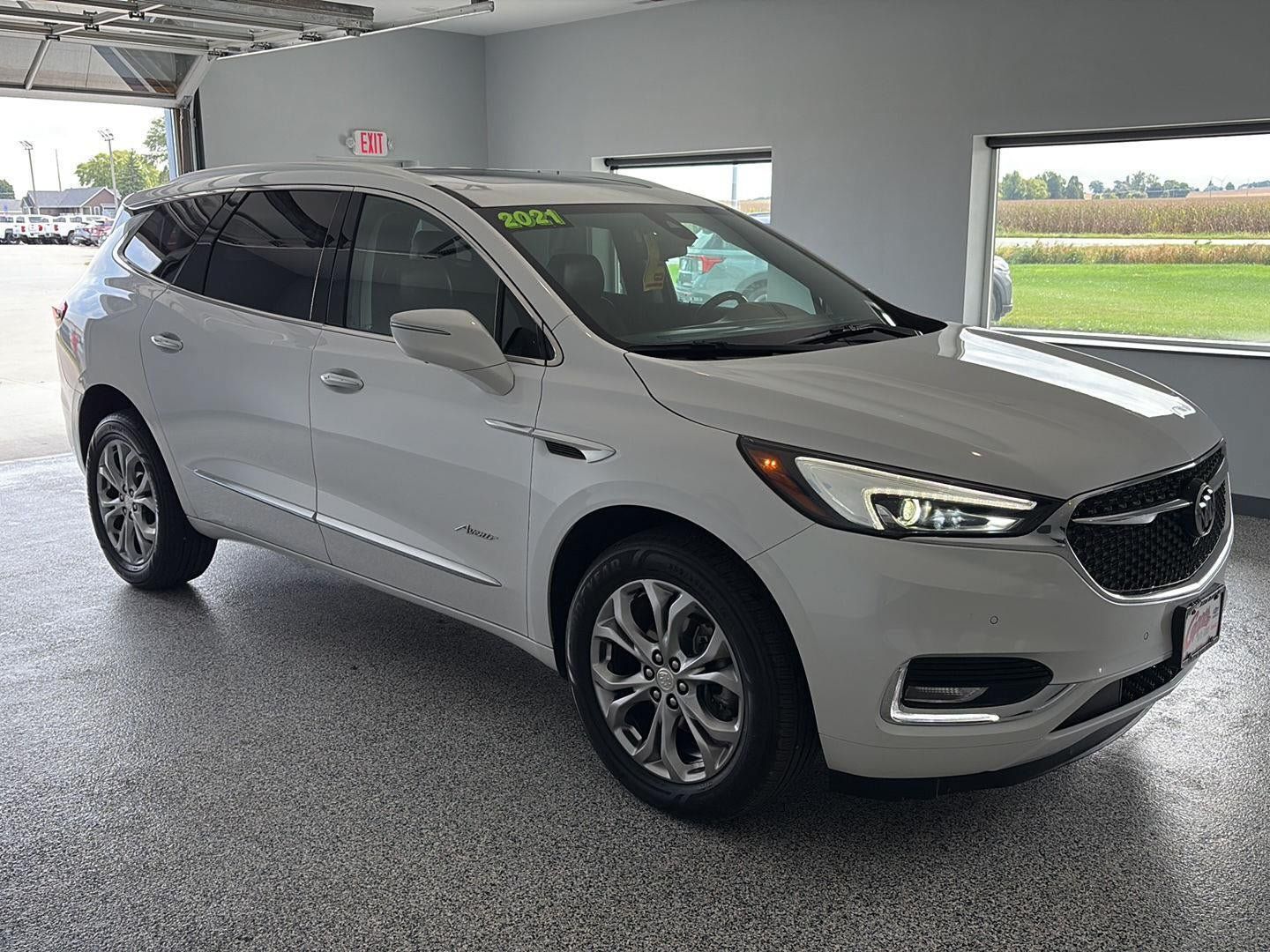 Used 2021 Buick Enclave Avenir w/ Avenir Technology Package AWD/4WD image 5