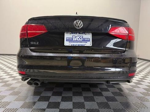 Used 2017 Volkswagen Jetta GLI FWD image 9