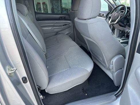 Used 2014 Toyota Tacoma PreRunner image 16