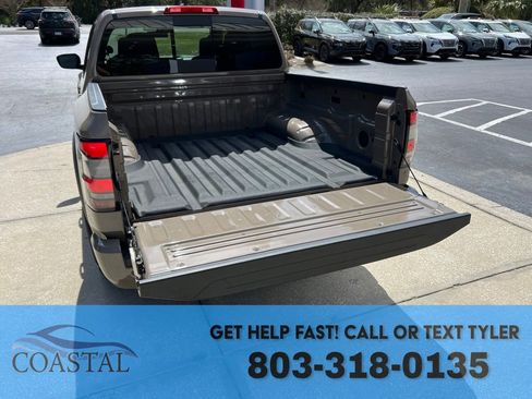 Used 2024 Nissan Frontier PRO-4X w/ Technology Package AWD/4WD image 32