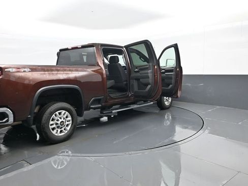 Used 2024 Chevrolet Silverado 2500 LT image 27