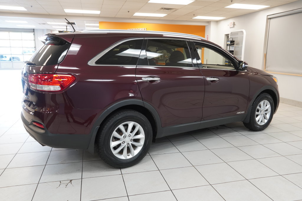 Used 2018 Kia Sorento LX AWD/4WD image 12