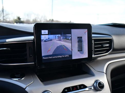 Used 2023 Ford Explorer XLT w/ Equipment Group 202A image 29