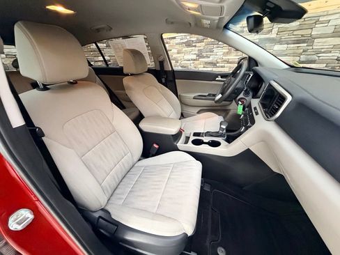 Used 2020 Kia Sportage LX AWD/4WD image 30