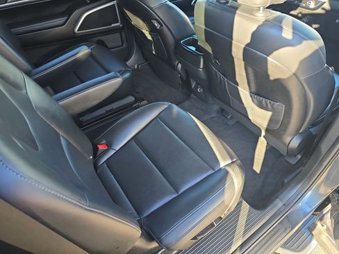 Used 2021 Kia Telluride S image 12