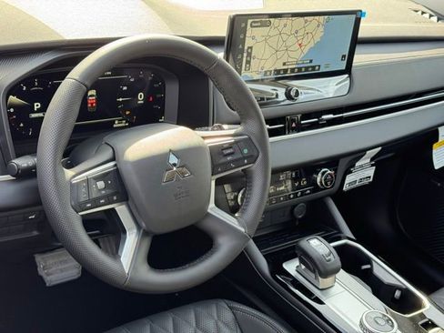 New 2026 Mitsubishi Outlander SEL image 15
