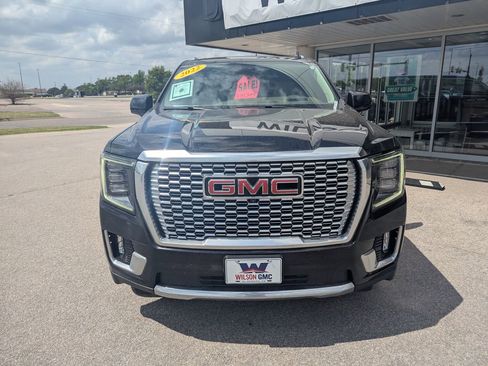 Used 2022 GMC Yukon XL Denali w/ Denali Premium Package AWD/4WD image 2
