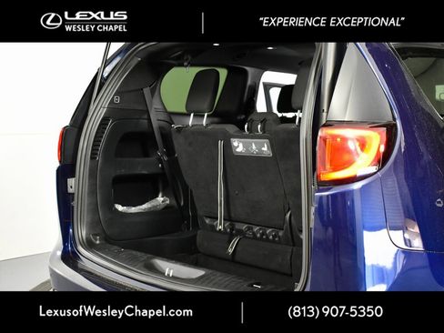 Used 2020 Chrysler Pacifica Touring w/ S Appearance Package image 16