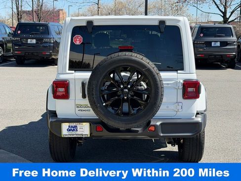 Used 2025 Jeep Wrangler Unlimited Sahara image 7