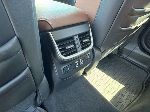 Used 2025 Subaru Outback Touring XT AWD/4WD image 17
