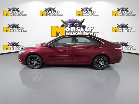 Used 2016 Toyota Camry SE image 7