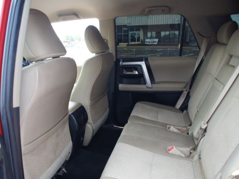 Used 2020 Toyota 4Runner SR5 AWD/4WD image 13