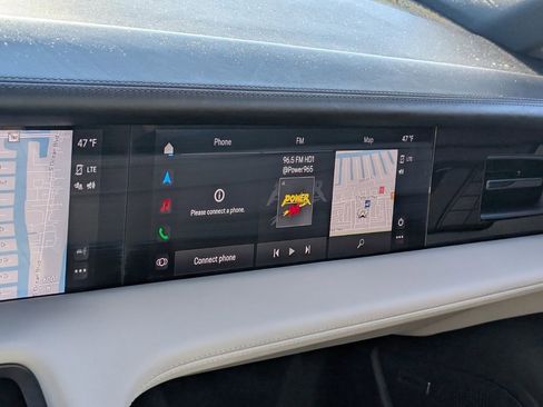 Used 2022 Porsche Taycan 4S image 21