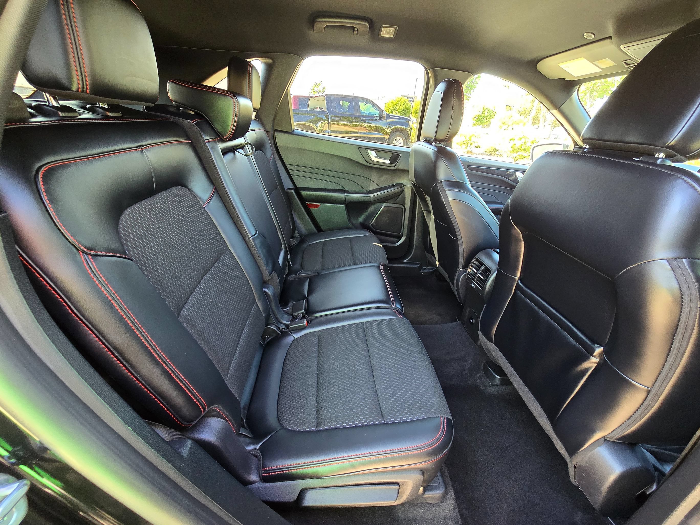 Used 2025 Ford Escape ST-Line FWD image 29
