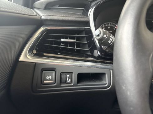 Certified 2025 Cadillac XT6 Premium Luxury AWD/4WD image 18