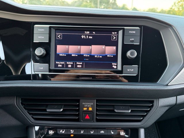 Used 2019 Volkswagen Jetta R-Line w/ R-Line Cold Weather Package FWD image 17