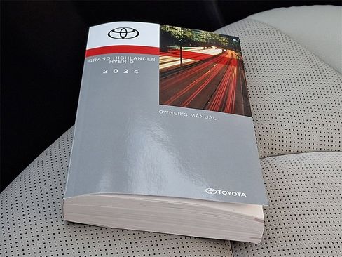 Used 2024 Toyota Grand Highlander MAX Platinum image 28