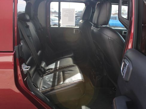 Used 2021 Jeep Gladiator Overland image 26