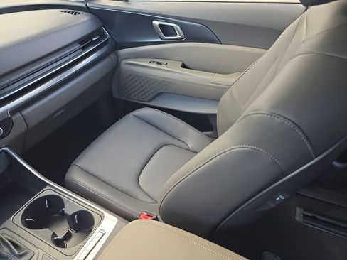 New 2026 Kia Carnival FWD image 15