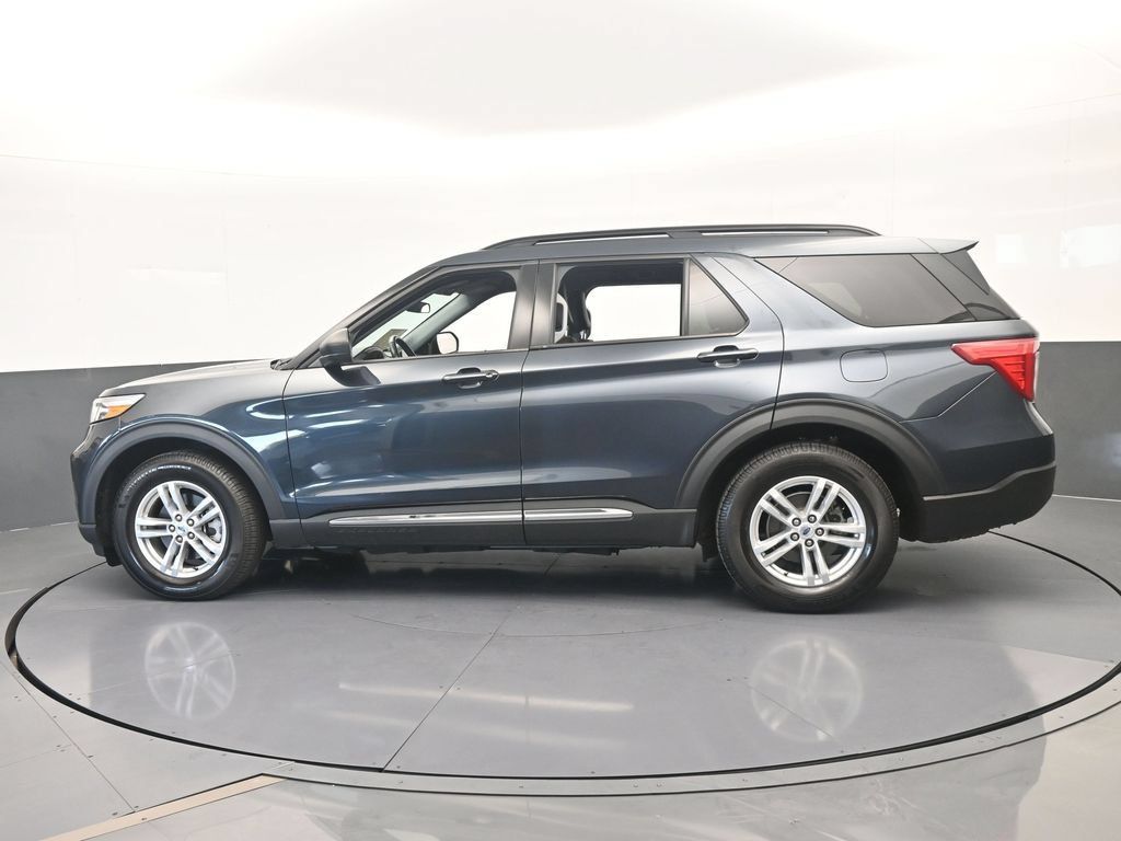 Used 2023 Ford Explorer XLT RWD image 3