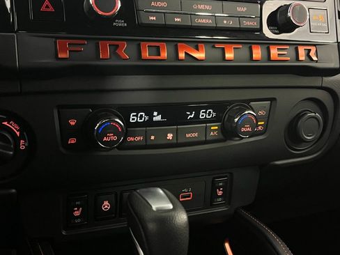 Used 2025 Nissan Frontier PRO-4X w/ Pro Premium Package image 14