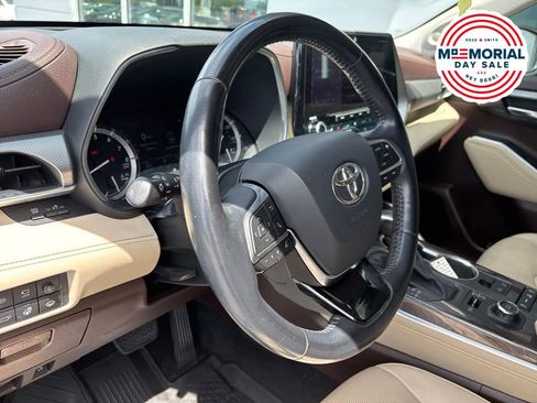 Used 2020 Toyota Highlander Platinum AWD/4WD image 6