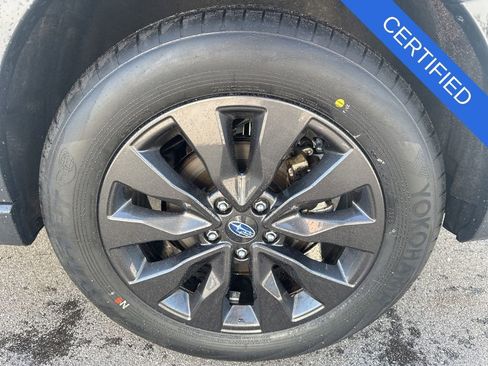 Certified 2025 Subaru Outback Onyx Edition AWD/4WD image 34