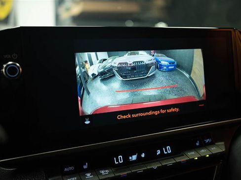 Used 2025 Toyota Camry XSE AWD/4WD image 23