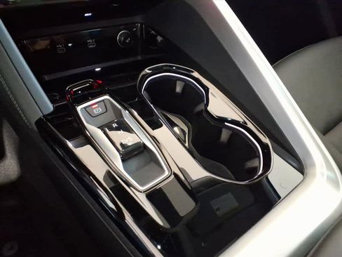 Certified 2025 Audi Q5 Premium w/ Convenience Package image 12