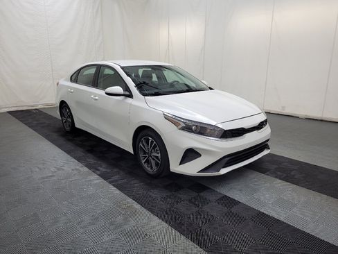 Used 2023 Kia Forte LXS FWD image 13