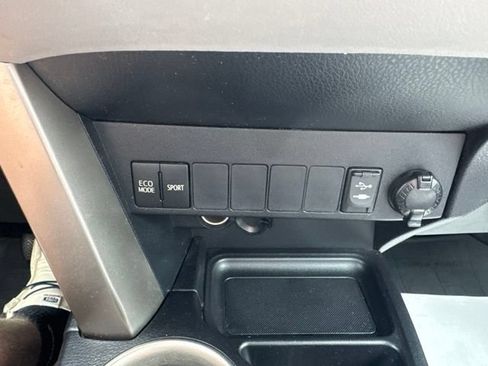 Used 2014 Toyota RAV4 LE FWD image 19
