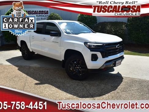 Used 2025 Chevrolet Colorado Z71 w/ Technology Package AWD/4WD image 1