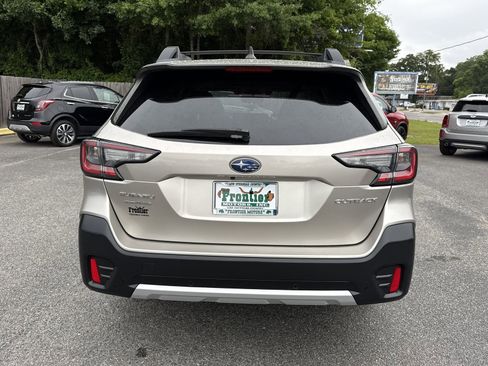 Used 2020 Subaru Outback Limited AWD/4WD image 4