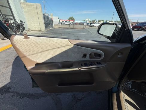 Used 1999 MAZDA Protege FWD image 11