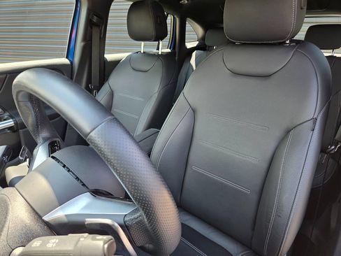 Used 2024 Mercedes-Benz GLA 35 AMG 4MATIC image 5