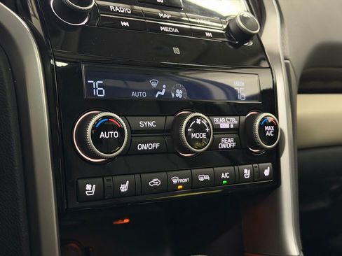 Used 2021 Subaru Ascent Touring w/ Popular Package #2A image 21