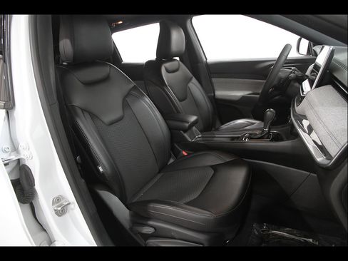 Used 2023 Jeep Compass Latitude AWD/4WD image 17