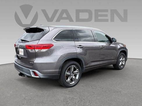 Used 2019 Toyota Highlander Limited Platinum FWD image 20
