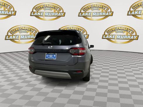 Used 2025 Honda Pilot EX-L image 2