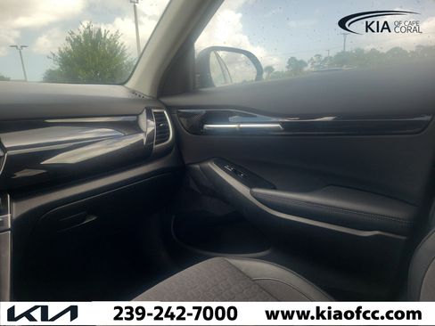 Used 2024 Kia Seltos S AWD/4WD image 17