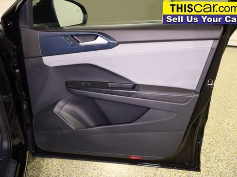 Used 2024 Volkswagen Taos SE FWD image 35