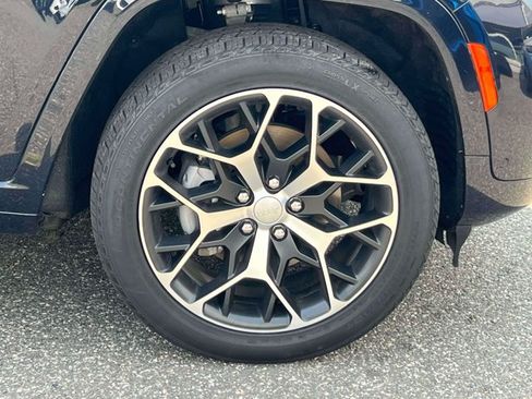 Certified 2022 Jeep Grand Cherokee Summit AWD/4WD image 8