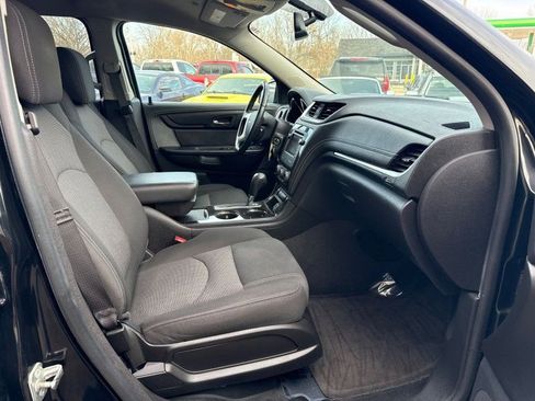 Used 2016 Chevrolet Traverse LT image 18