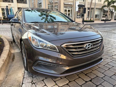 Used 2017 Hyundai Sonata Sport w/ Value Edition Package 02 FWD image 3