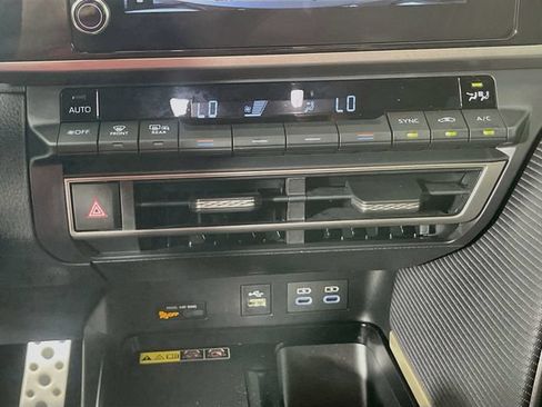 Used 2026 Toyota Camry SE FWD image 17