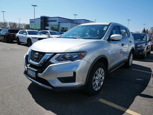 Used 2018 Nissan Rogue S image 5